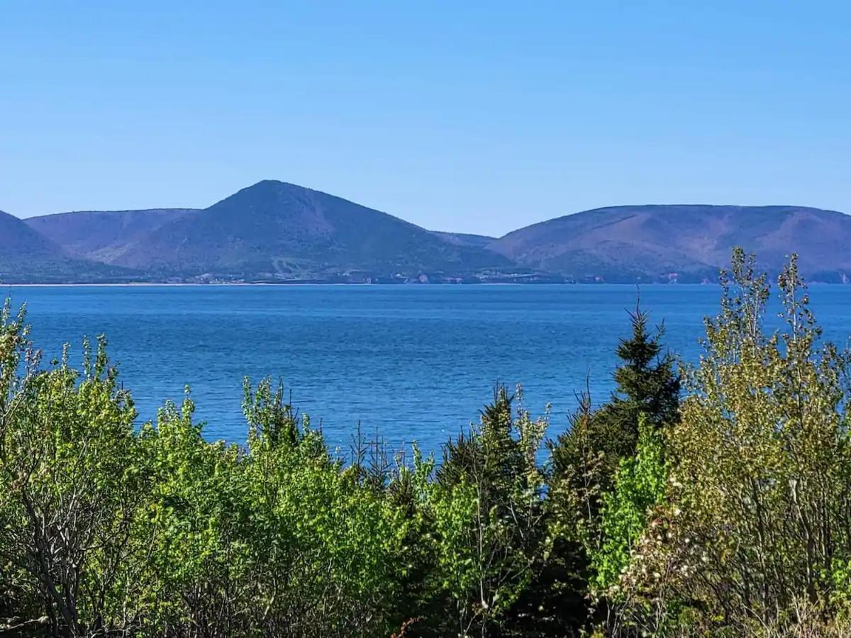 Moceanset Getaways-Beautiful Ocean, Mountain & Sunset Views, "Camping Experience" Dingwall Exterior photo